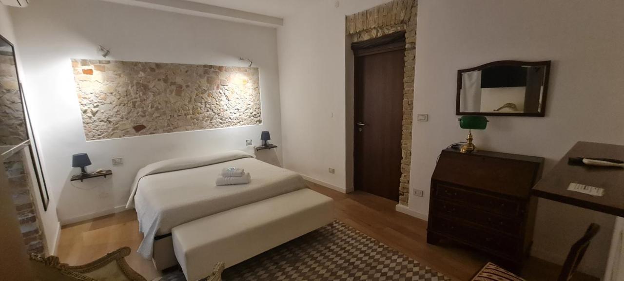 Beni Benius Hotel Cagliari Bagian luar foto
