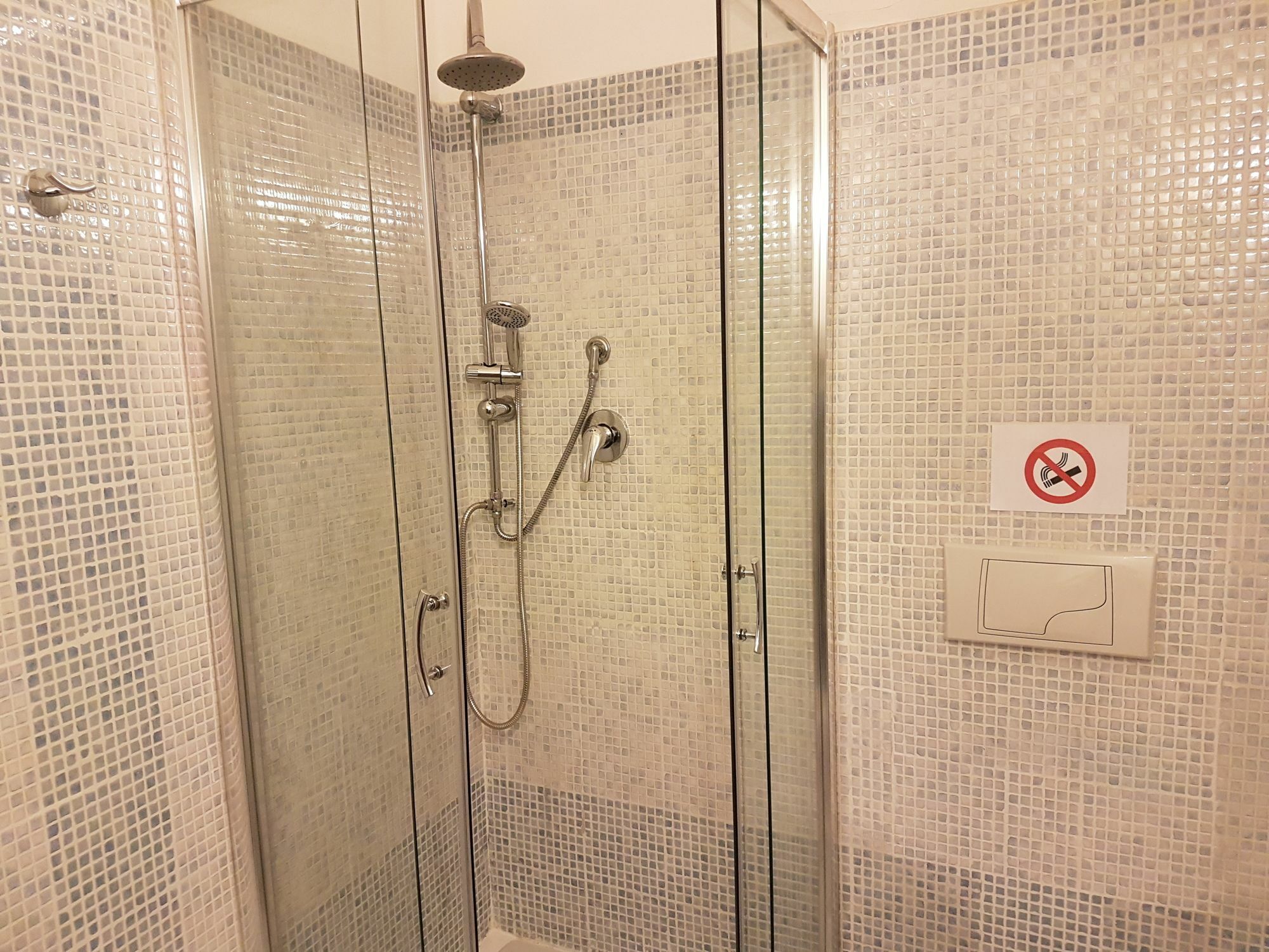 Beni Benius Hotel Cagliari Bagian luar foto