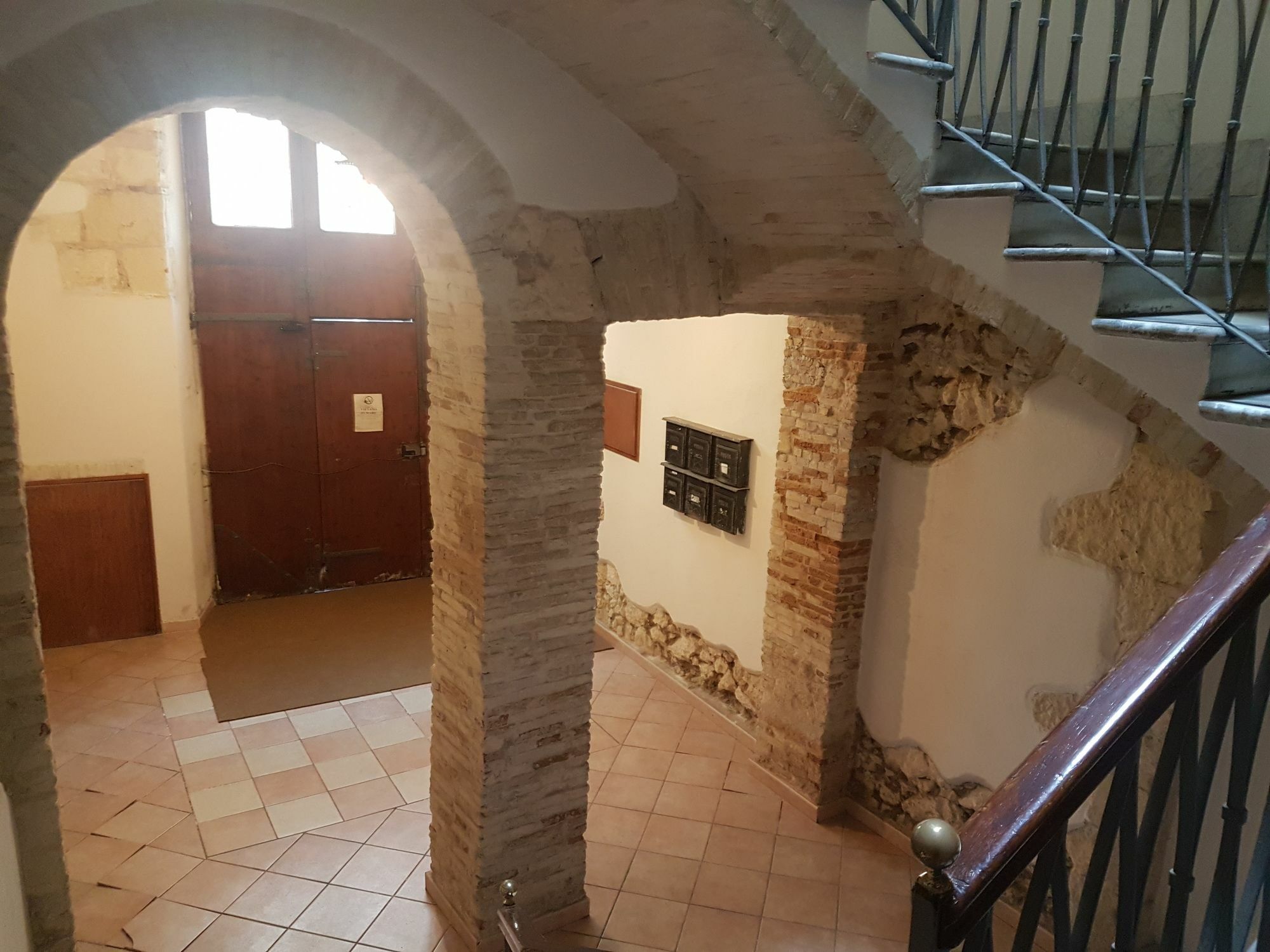 Beni Benius Hotel Cagliari Bagian luar foto