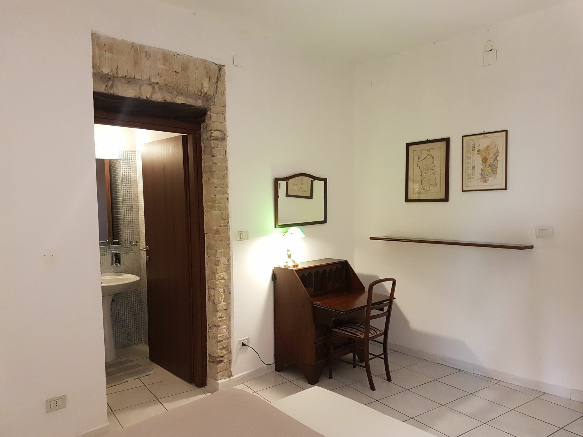 Beni Benius Hotel Cagliari Bagian luar foto